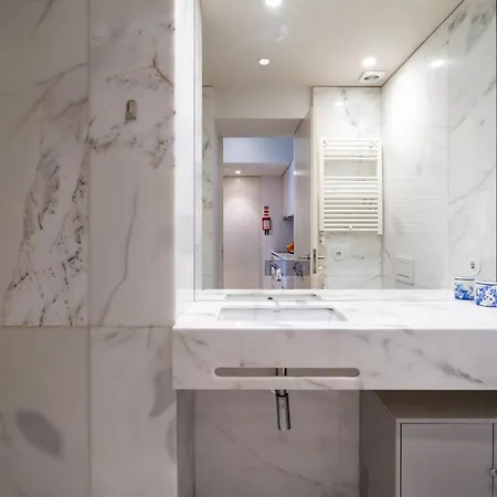 Host Wise - Modern Stuning Flat W Prime Location Appartement *