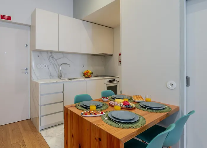 Host Wise - Modern Stuning Flat W Prime Location Porto