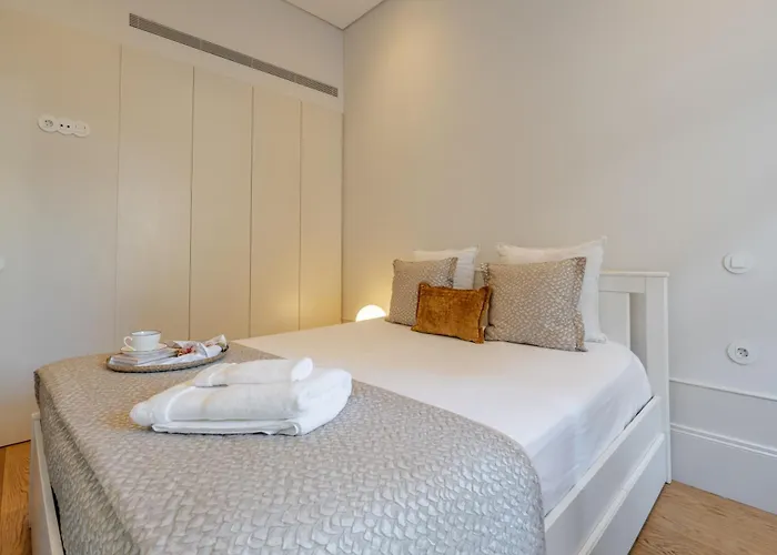 Host Wise - Modern Stuning Flat W Prime Location Porto