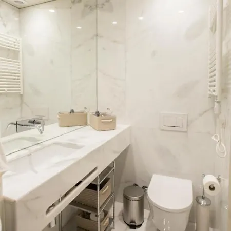 Host Wise - Modern Stuning Flat W Prime Location