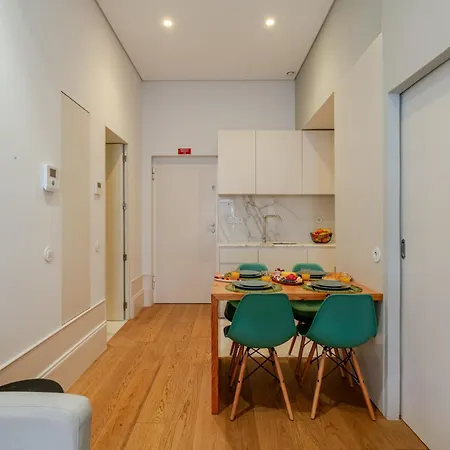 Host Wise - Modern Stuning Flat W Prime Location