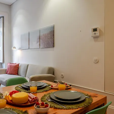 Host Wise - Modern Stuning Flat W Prime Location Daire *