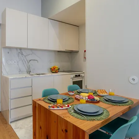 Host Wise - Modern Stuning Flat W Prime Location Oporto