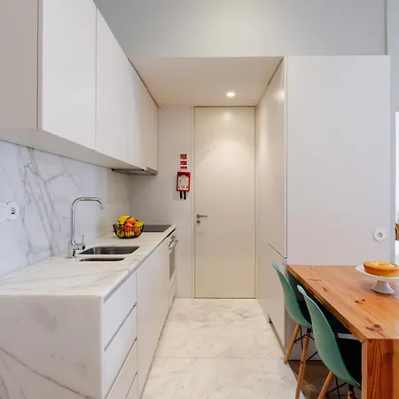 Host Wise - Modern Stuning Flat W Prime Location