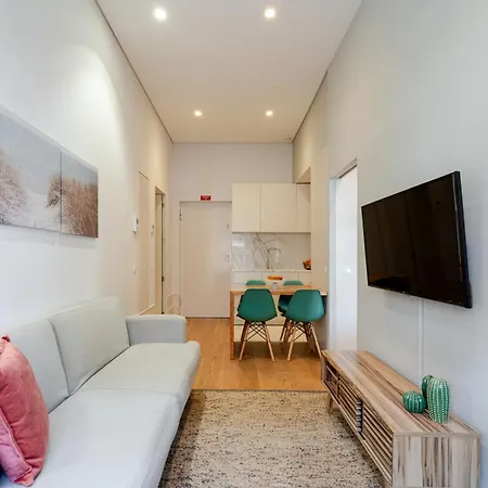 Host Wise - Modern Stuning Flat W Prime Location Oporto