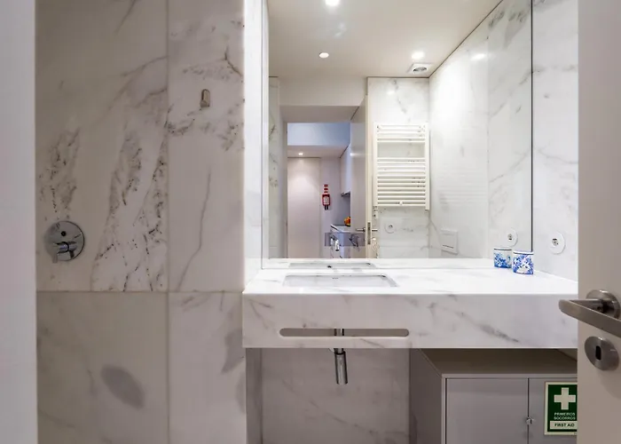 Host Wise - Modern Stuning Flat W Prime Location Appartement *