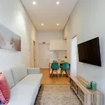 Host Wise - Modern Stuning Flat W Prime Location Porto