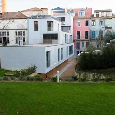 Host Wise - Modern Stuning Flat W Prime Location * Porto