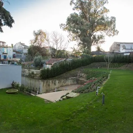 Host Wise - Modern Stuning Flat W Prime Location * Porto