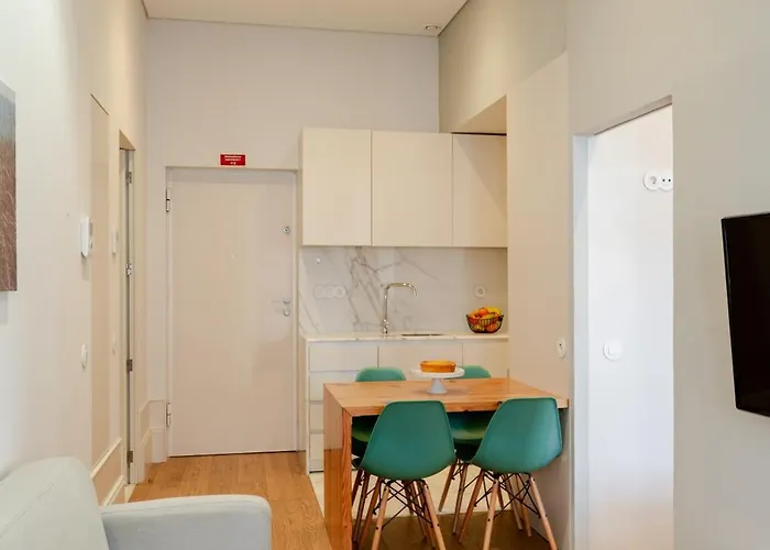 Host Wise - Modern Stuning Flat W Prime Location Oporto