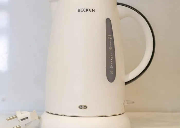 Host Wise - Modern Stuning Flat W Prime Location * Oporto