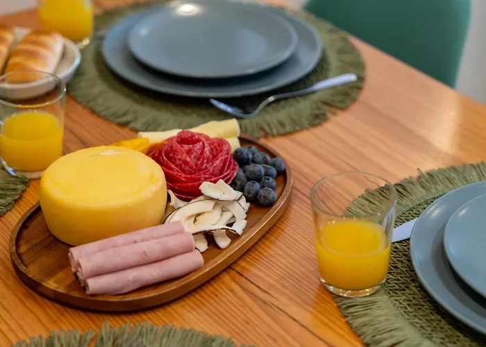 Host Wise - Modern Stuning Flat W Prime Location * Oporto